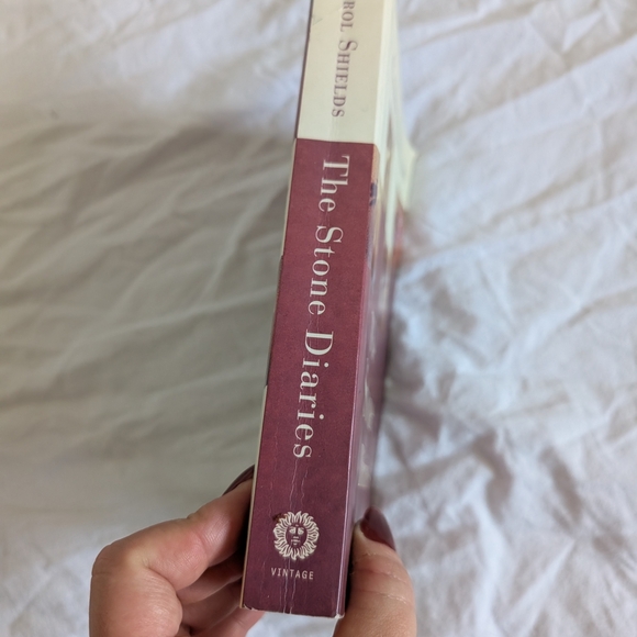 2/$10 The Stone Diaries by Carol Shields - Picture 2 of 3